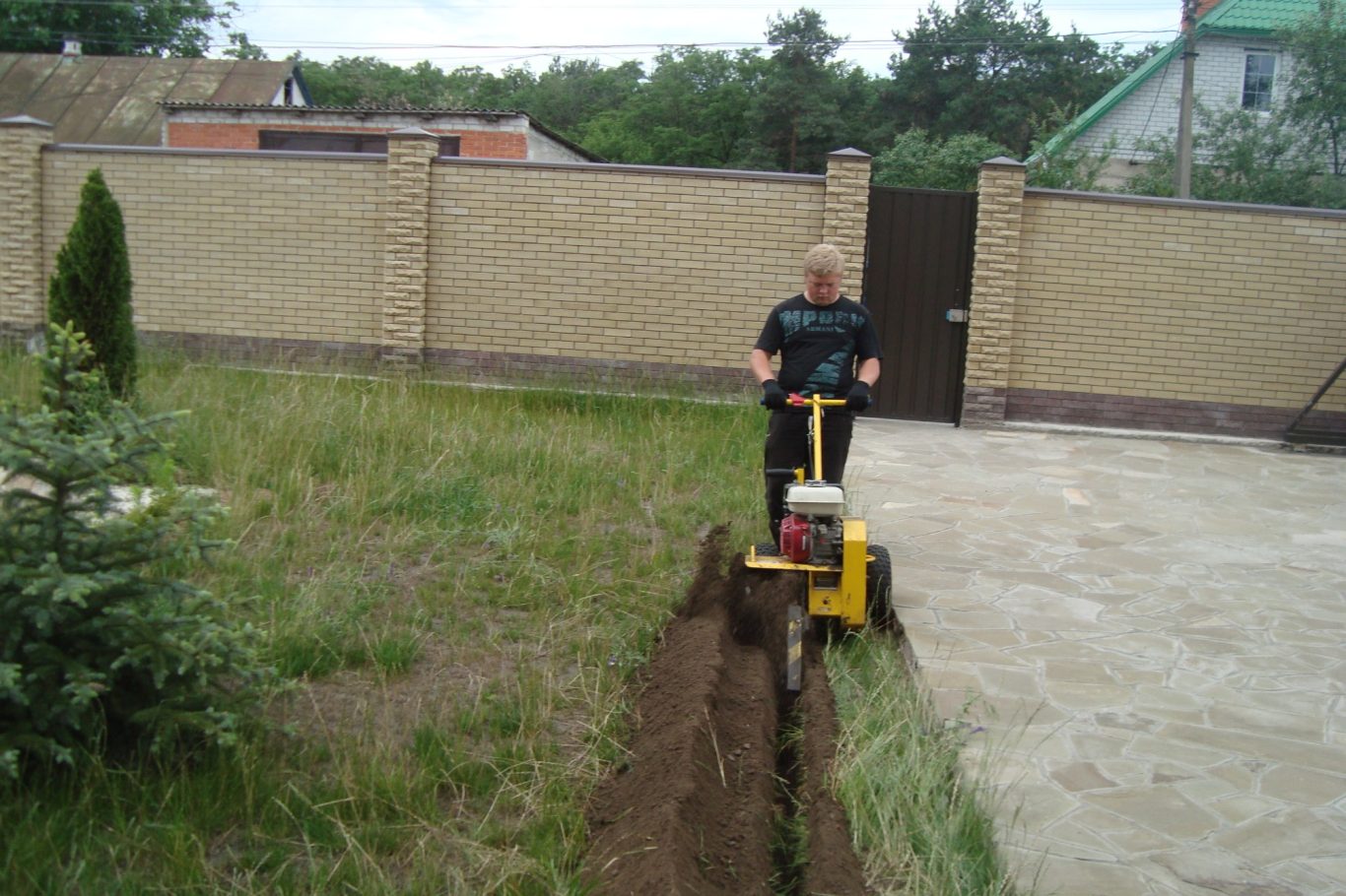 Erdarbeiten für die Bewässerung